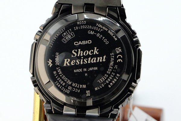 カシオ　Ｇショック　ＧＭ－Ｂ２１００ＢＰＣ　黒文字盤　レインボーインデックス　裏面拡大