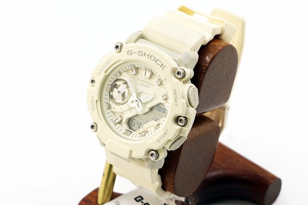 カシオ　Ｇショック　ＧＭＡ－Ｓ２２００―７ＡＤＲ　デジアナ白文字盤　サイド