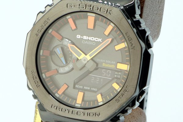 カシオ　Ｇショック　ＧＭ－Ｂ２１００ＢＰＣ　黒文字盤　レインボーインデックス　表面