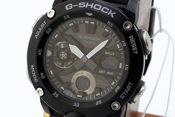 カシオ　Ｇショック　ＧＡ－２０００Ｓ―１ＡＪＦ　デジアナ黒文字盤　表面拡大