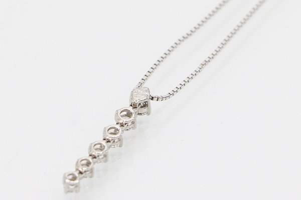 タサキ　PT900/850 ダイアイリペンダントネックレス 0.55ct 5.30g　裏面