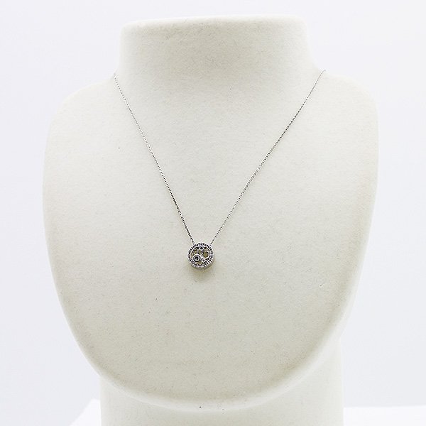 タサキ　K18WG ダイアイリペンダントネックレス 0.24ct 3.80g　装着イメージ