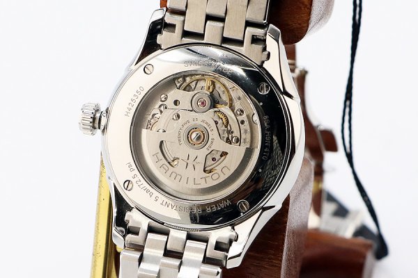 ハミルトン　ジャズマスター　Ｈ４２５３５０　紺文字盤　ローマンインデックス　裏面拡大