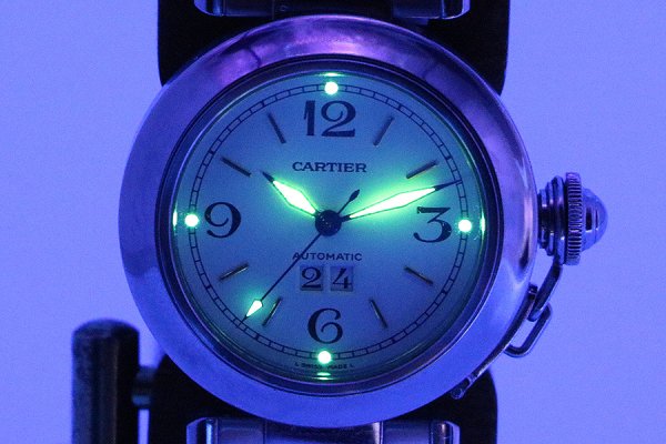 カルティエ　パシャＣ　ビックデイト　Ｗ３１０４４Ｍ７　白文字盤　ライト