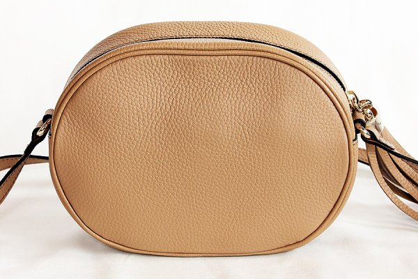 グッチ　ソーホー インターロッキングG タッセルショルダーバック 747779 213317 ベージュ　裏面