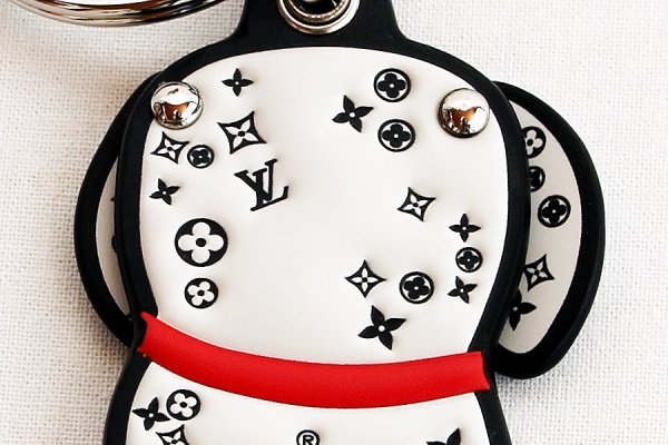 ルイ・ヴィトン　ポルト クレ・LVダルマタ M00746　裏面拡大　上部