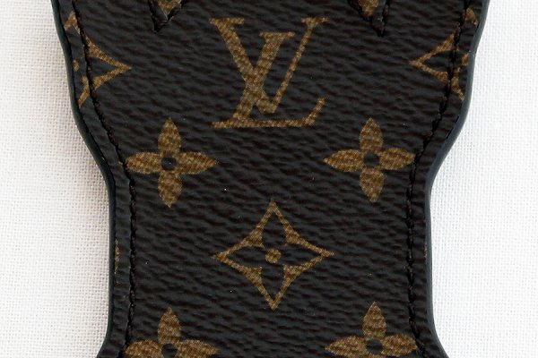 ルイ・ヴィトン　ポルト クレ・LV MADE タイガー MP3221　裏面拡大