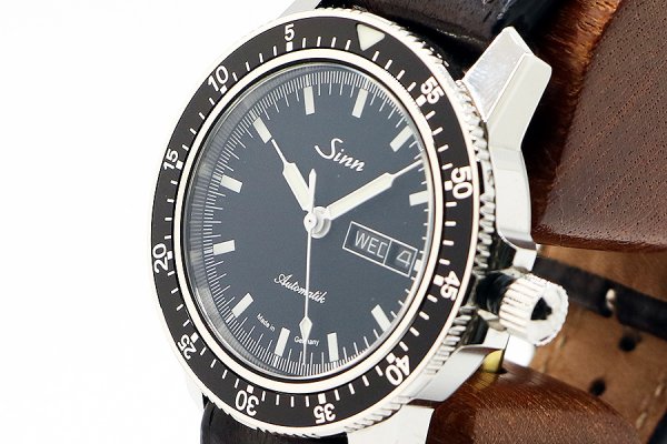 ジン　パイロットウォッチ　１０４　ＳＴ．ＳＡ　黒文字盤　サイド拡大