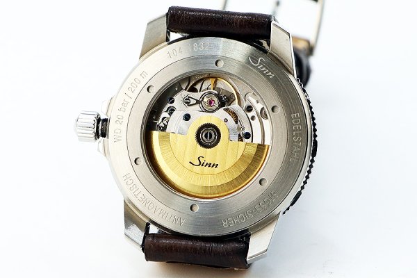 ジン　パイロットウォッチ　１０４　ＳＴ．ＳＡ　黒文字盤　裏面拡大