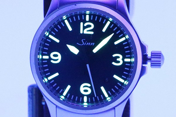 ジン　６５６　黒文字盤　ライト