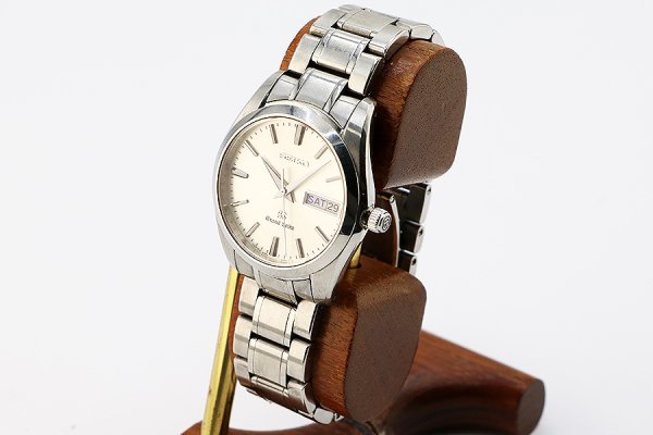 グランドセイコー　ＳＢＧＴ０３５　９Ｆ８３－０ＡＨ０　銀文字盤　サイド