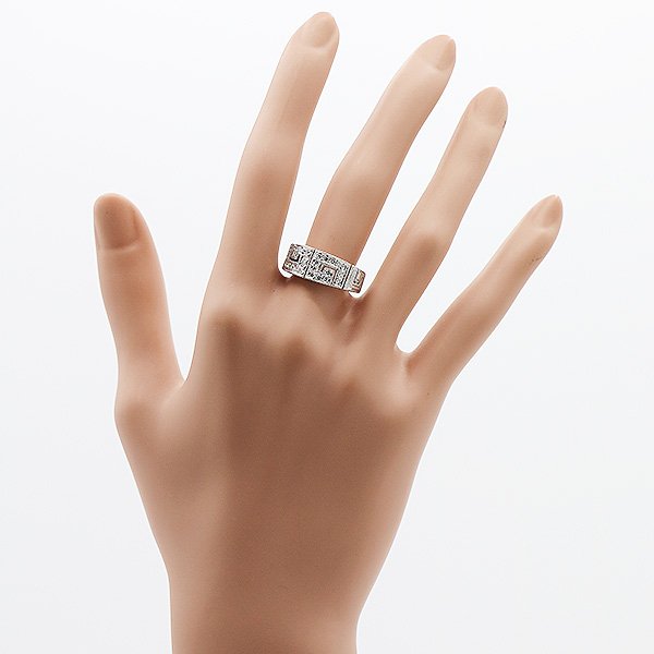 水野薫子 PT900 ダイアイリリング 0.21ct 9.20g　装着イメージ