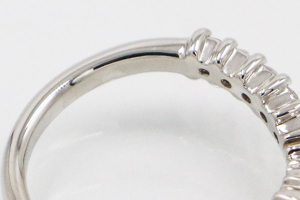 PT900 ダイアイリリング 0.31ct 4.50g　内側拡大