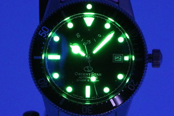 オリエントスター　スポーツダイバー１９６４　ＲＫ－ＡＵ０６０１Ｂ　黒文字盤　ライト
