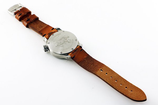 テッラチェロマーレ　ＴＣ７０４４ＡＣ３ＰＡ　フェラーリン　黒文字盤　革ベルト状態　裏面