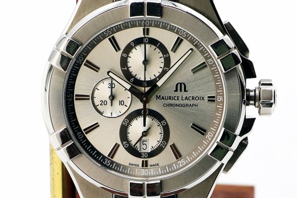 モーリス・ラクロア　アイコン　クロノグラフ　ＡＩ１０１８　銀文字盤　表面拡大