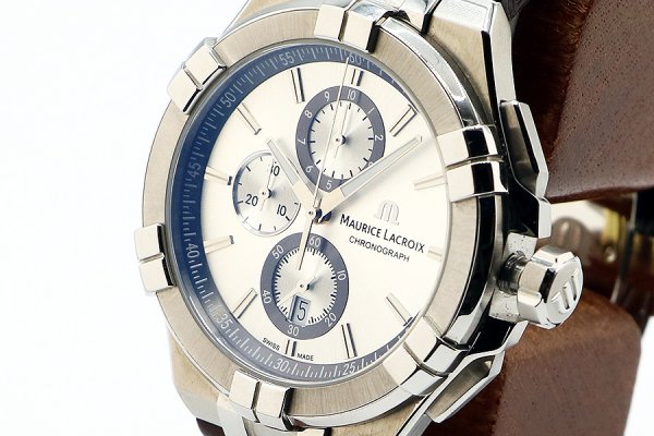 モーリス・ラクロア　アイコン　クロノグラフ　ＡＩ１０１８　銀文字盤　サイド拡大