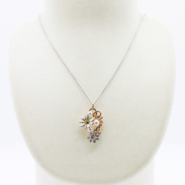 ミキモト　K18WG/PG エナメル パール ダイアイリペンダントネックレス 8.80g　装着イメージ