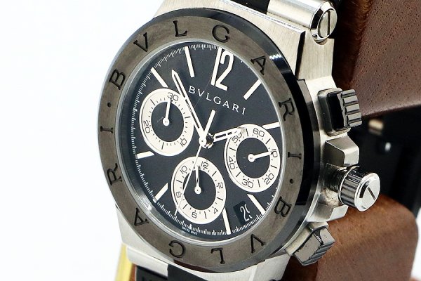ブルガリ　ディアゴノクロノグラフ　ＤＧ３７ＳＳＣＨ　黒文字盤　サイド拡大