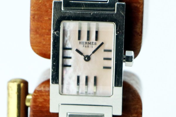 エルメス　タンデム　ＴＡ１．２１０　ピンクシェル文字盤　表面拡大