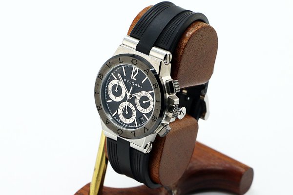 ブルガリ　ディアゴノクロノグラフ　ＤＧ３７ＳＳＣＨ　黒文字盤　サイド