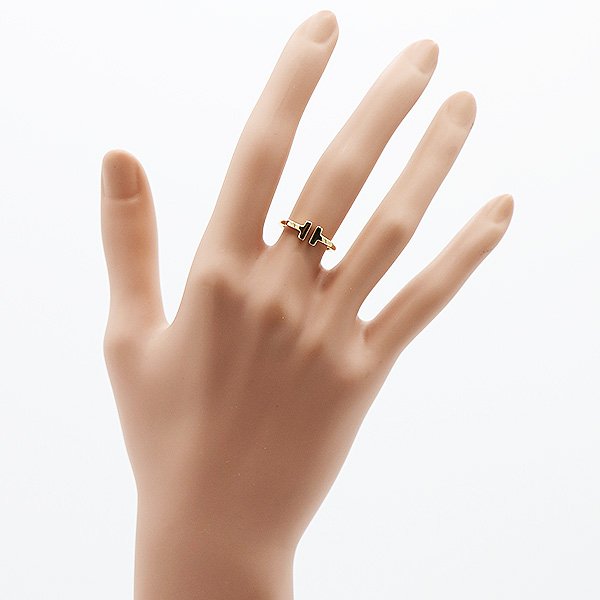 ティファニー　750YG ティファニーT ワイヤーリング 2.70g　装着イメージ