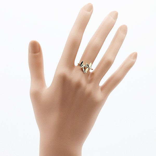 アーカー　K18 パピヨンブリリアン リング 1.80g　装着イメージ