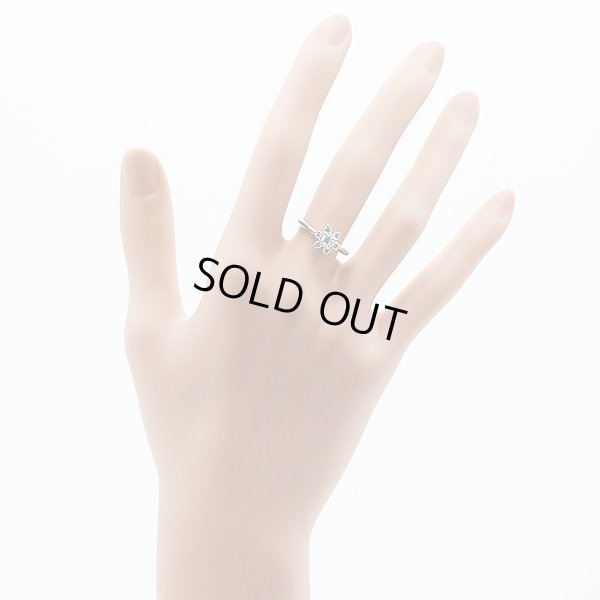 ティファニー　PT950 バターカップ ダイアイリリング 4.00g　装着イメージ