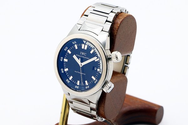 ＩＷＣ　アクアタイマー　ＩＷ３５４８０５　黒文字盤　２ツリューズ　サイド