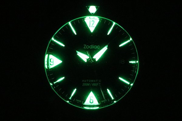 ゾディアック　スーパーシーウルフ５３　ＺＯ９２０１　黒文字盤　ライト暗闇