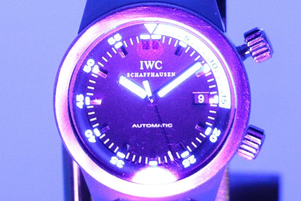 ＩＷＣ　アクアタイマー　ＩＷ３５４８０５　黒文字盤　２ツリューズ　ライト