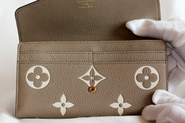 ルイ・ヴィトン　ポルトフォイユ・サラ NM M81049 トゥルトレール クレーム　カードケース