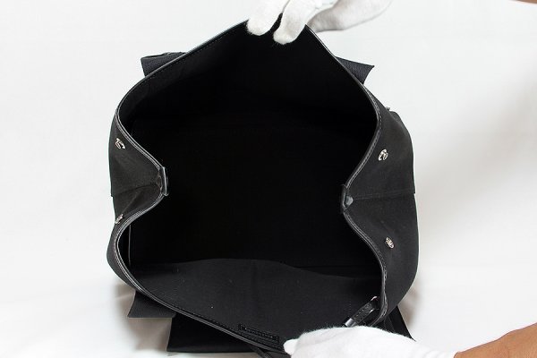 バレンシアガ　ネイビーカバスS 339933 ブラック　中身