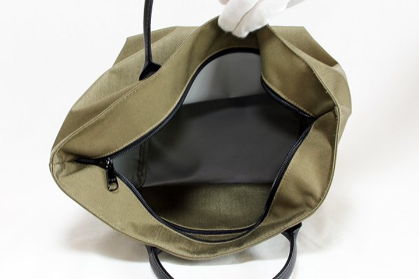 エルベシャプリエ　レザーハンドル舟型トートM 1407C トープ　中身