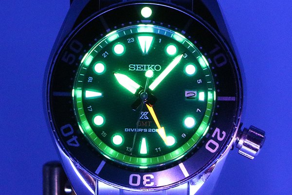 セイコー　プロスペックソーラーダイバーＧＭＴ　ＳＢＰＫ００１　緑文字盤　ライト