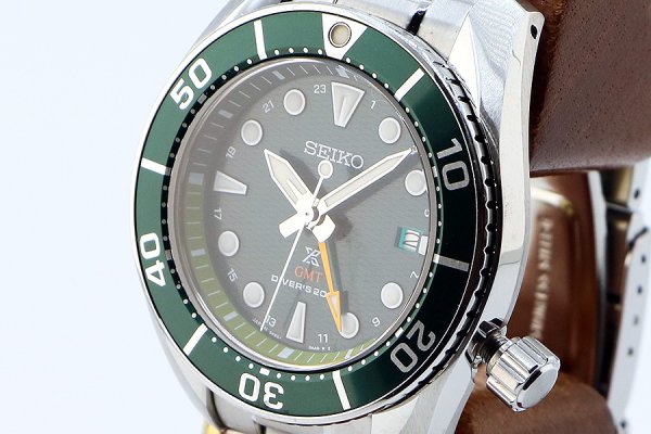 セイコー　プロスペックソーラーダイバーＧＭＴ　ＳＢＰＫ００１　緑文字盤　サイド拡大