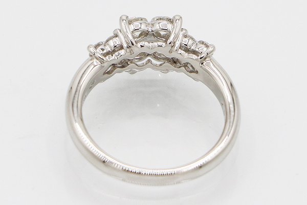 タサキ　PT900 ダイアイリリング 0.87ct 6.10g　内側