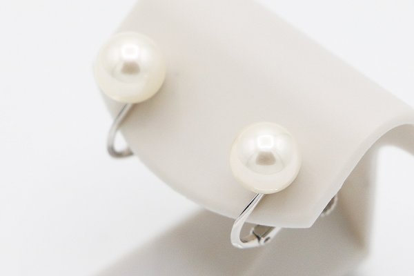 タサキ　K18WGイヤリング 8.0-8.5mm　サイド