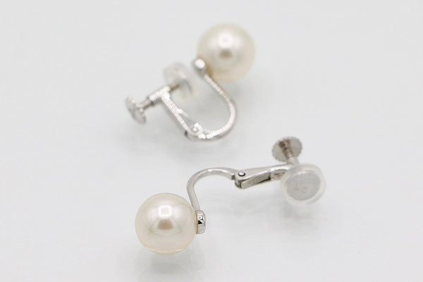 タサキ　K18WGイヤリング 8.0-8.5mm　留め具