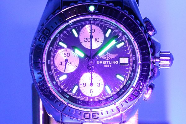 ブライトリング　クロノシャーク　Ａ１３０６１　黒文字盤　銀インダイアル　ライト