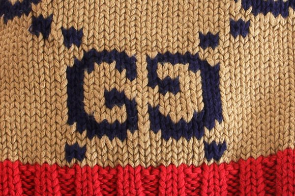 グッチ GGニットキャップ 597636 4G111 ブラウン／レッド　拡大