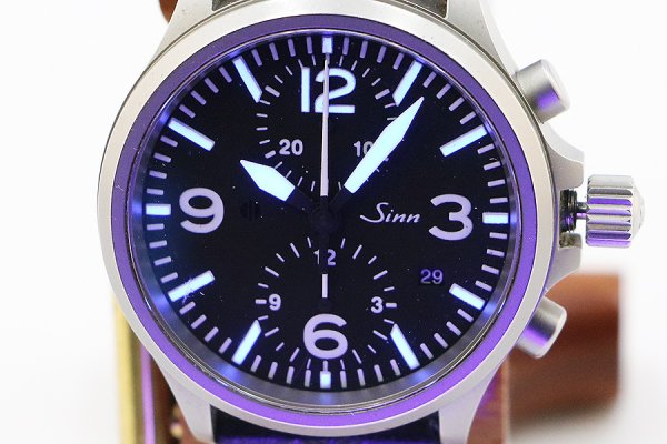 ７５６　クロノグラフ　黒文字盤　ライト