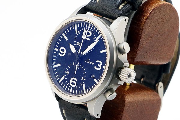 ７５６　クロノグラフ　黒文字盤　サイド拡大