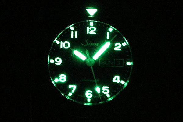 ジン　パイロットウォッチ　１０４　１０４．ＳＴ．ＳＡ．Ａ　青文字盤　ライト暗闇