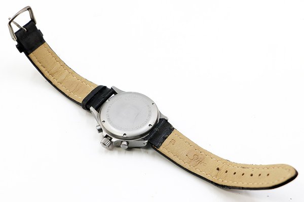 ７５６　クロノグラフ　黒文字盤　革ベルト状態　裏面