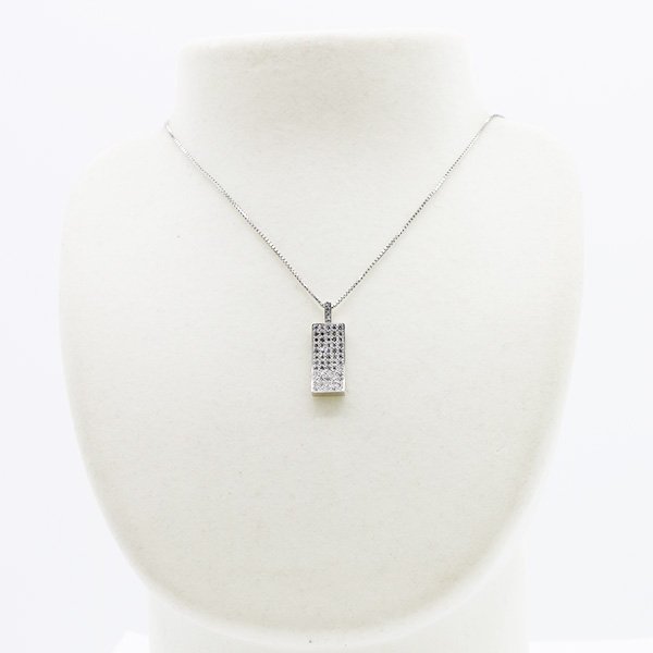 PT900/850 ダイアイリペンダントネックレス 1.08ct 7.90g　装着イメージ