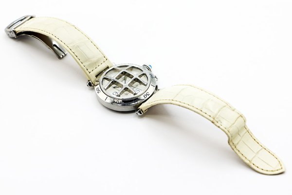 カルティエ　パシャ３８　コンベックスグリッド　Ｗ３１０５９Ｈ３　銀文字盤　革ベルト状態　表面
