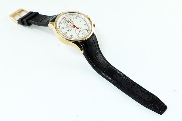 ＩＷＣ　ポルトギーゼ　ヨットクラブ　ＩＷ３９０５０１　銀文字盤　ラバーベルト状態　表面