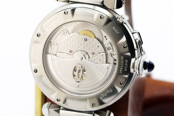 カルティエ　パシャ３８　コンベックスグリッド　Ｗ３１０５９Ｈ３　銀文字盤　裏面拡大