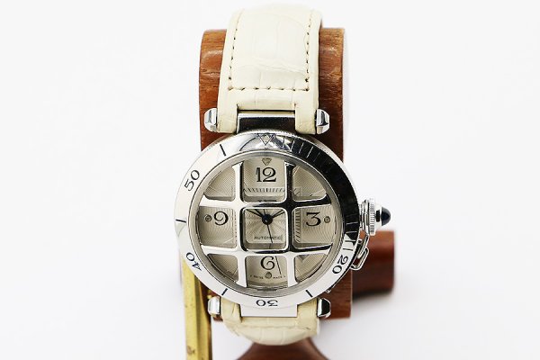 カルティエ　パシャ３８　コンベックスグリッド　Ｗ３１０５９Ｈ３　銀文字盤　革ベルト